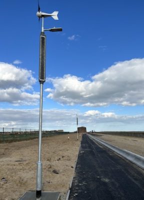 off-grid wind and solar hybrid streetlight